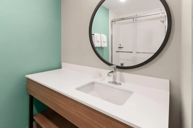 جناح بسرير كوين، ECHO Suites Extended Stay by Wyndham Houston Pasadena Fwy Pl 8/10