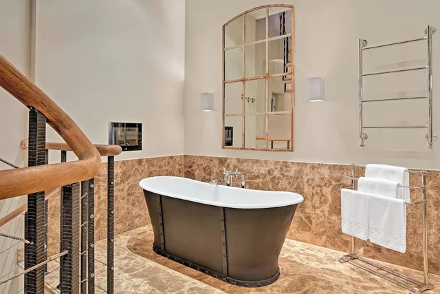 Tower, Suite, King Bed، Augustine Hotel Prague 4/4