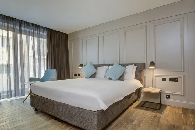 غرفة كلاسيكية بسرير كوين، Land's End Boutique Hotel 1/5