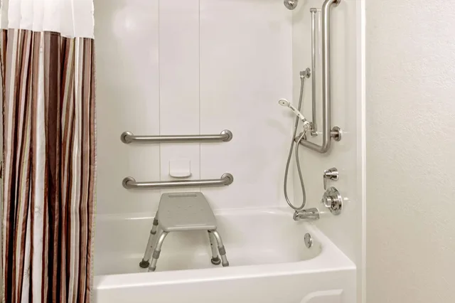 غرفة بسريرين مزدوجين لذوي الإعاقة، La Quinta Inn & Suites by Wyndham Birmingham Hoover 5/6