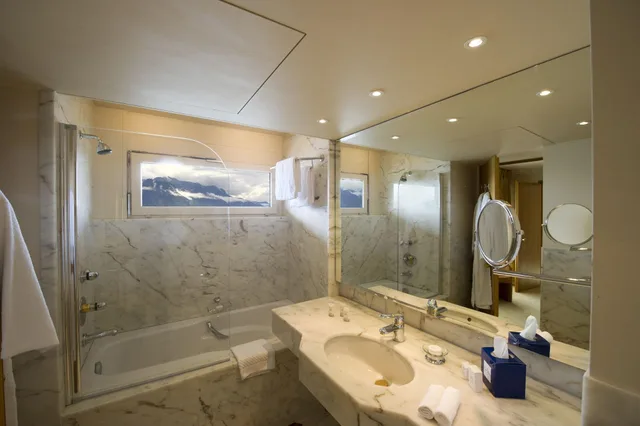 جناح رئاسي، Royal Plaza Montreux Hotel 3/3