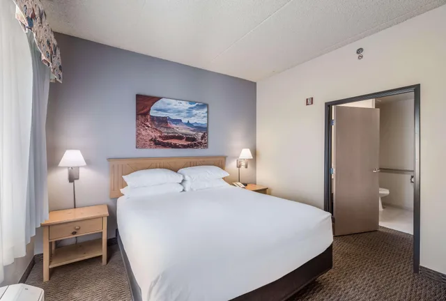 غرفة بسرير مزدوج لذوي الإعاقة، Red Lion Inn and Suites Goodyear Phoenix 1/1