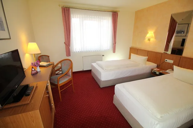 غرفة قياسية بسريرين منفصلين، Hotel Weisser Schwan 1/5