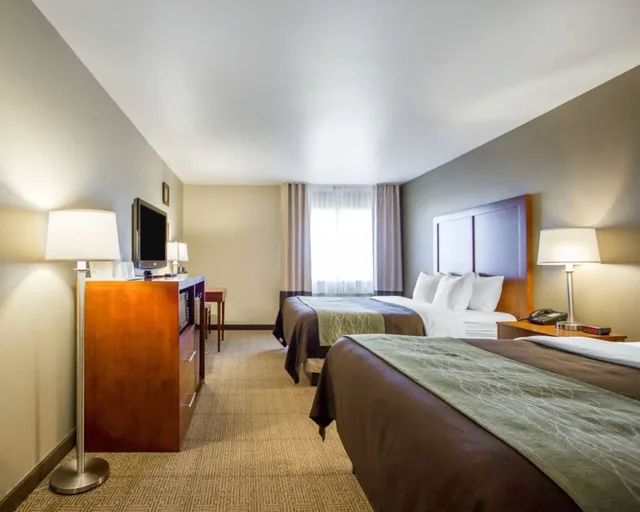 غرفة قياسية بسريرين كوين، Comfort Inn Bolivar, MO 5/7
