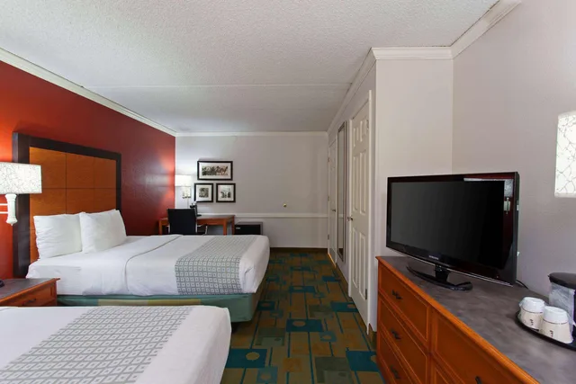 غرفة بسرير مزدوج، La Quinta Inn by Wyndham Costa Mesa / Newport Beach 2/6