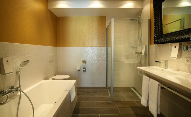 غرفة فاخرة ثلاثية بإطلالة على الحديقة، HAMPSHIRE BOUTIQUE HOTEL SEBASTIANS 2/3