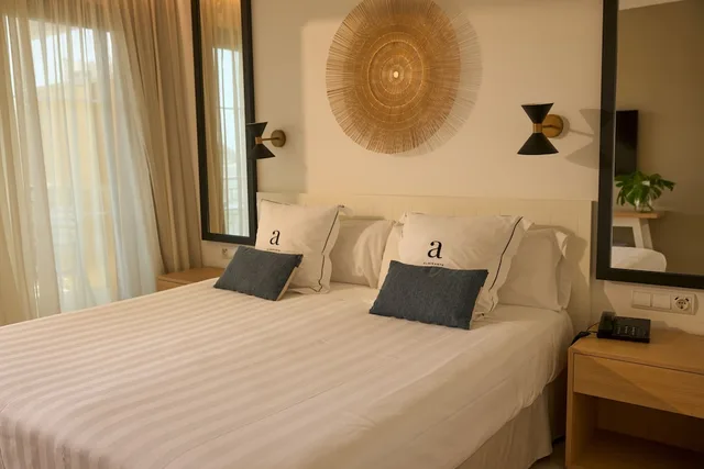 Premium, Queen Bed, Partial Sea View, Almirante Hotel 3/10