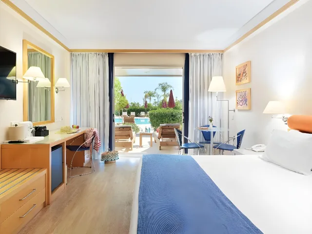 Pool, Executive, Double or Twin Bed، St Raphael Resort and Marina 1/1