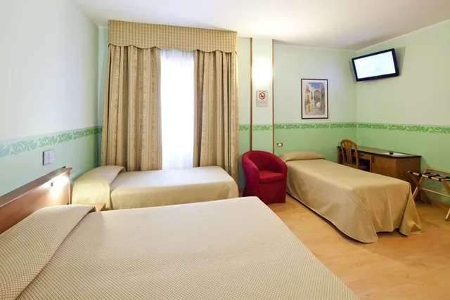 غرفة عائلية بأربعة أسرّة، Terminus And Plaza 5/10