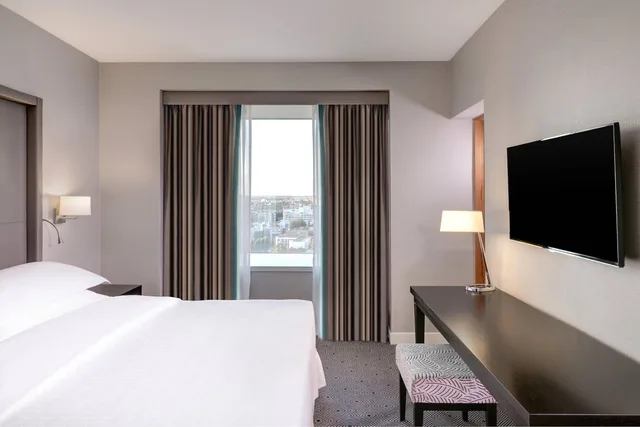 1 Bedroom, Junior Suite, Deluxe, King Bed, Executive Level، Sheraton Bucharest Hotel 4/7