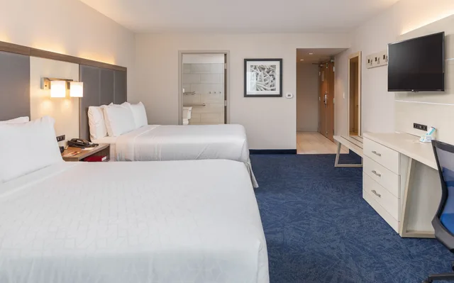 غرفة قياسية بسريرين كوين لذوي الإعاقة، Holiday Inn Express Pensacola Beach 5/10