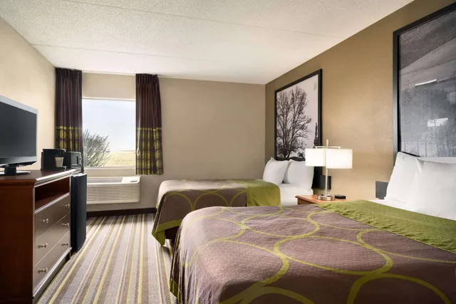 Room, 2 Double Beds, Accessible, Super 8 By Wyndham Chambersburg I-81 2/6