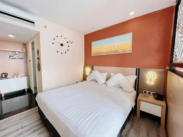 غرفة تنفيذية بسرير كينج بجاكوزي، Verse Luxe Hotel Wahid Hasyim 1/10