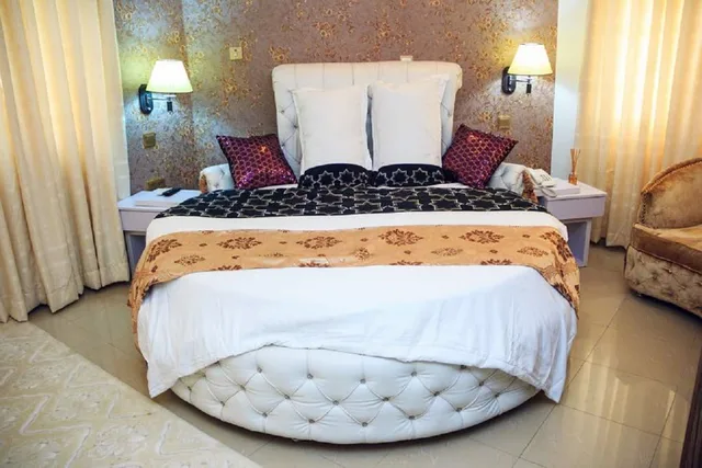 غرفة سوبيريور بسرير كوين، Duchess Hotel And Spa 2/4