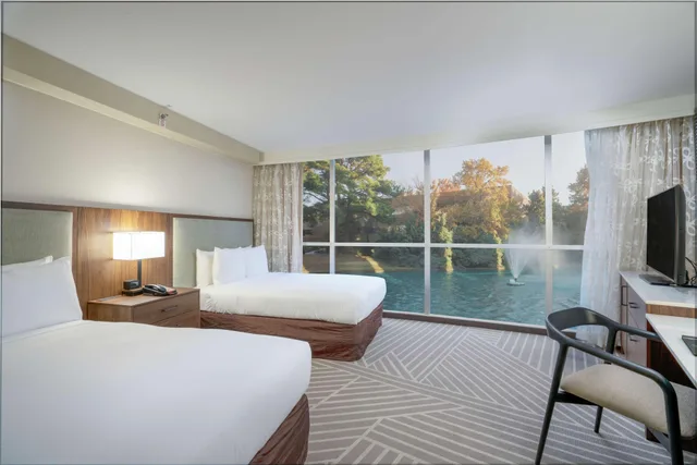 Standard, Hilton Memphis 2/3
