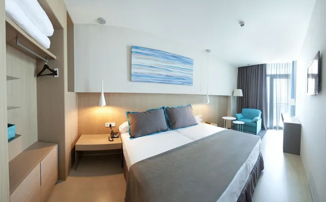 Room, Triple, Twin Beds, Marina View, Sofa, Balcony, Atenea Port Mataro Hotel 1/8