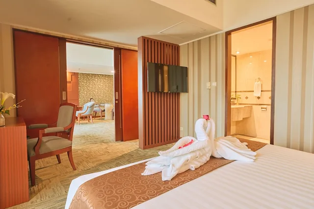 Junior, King Bed, Horison Ultima Menteng Jakarta 4/5