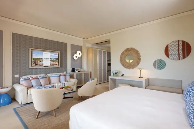 Junior Suite, King Bed, Sofa, Bay Side، Almar Timi Ama Resort and Spa 1/4