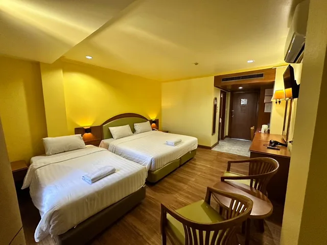 غرفة ثلاثية بسرير كينج وسرير فردي، Hatyai Merridian Hotel 2/2