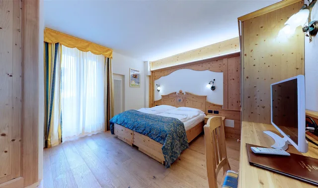 غرفة كومفورت ثلاثية بسرير مزدوج وسرير فردي، Hotel Madonna Delle Nevi 3/7