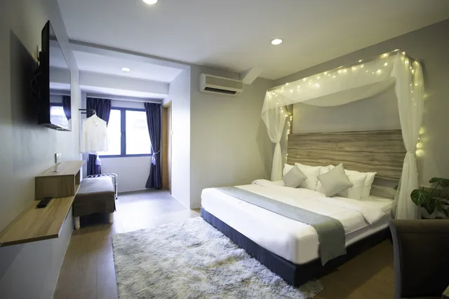غرفة ديلوكس بسرير كينج بحوض استحمام، Victoria Hotel, a NuVe Group Collection 1/10