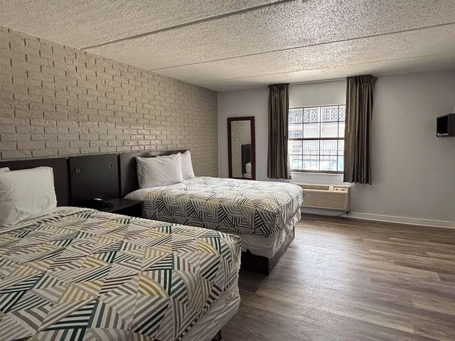 غرفة قياسية بسريرين مزدوجين بمطبخ للمدخنين، Studio6 Tallahassee, FL – North Monroe 5/10