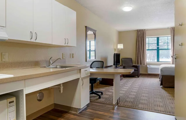 Studio, Queen Bed, Accessible, Extended Stay America - Long Island - Bethpage 10/10