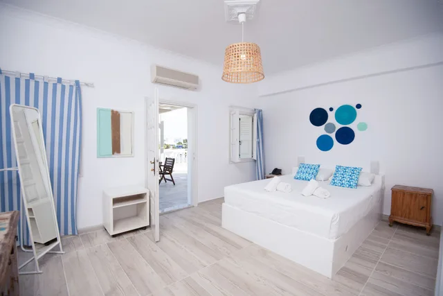 غرفة قياسية بسرير مزدوج في الطابق العلوي، Villa Markezinis 2/3