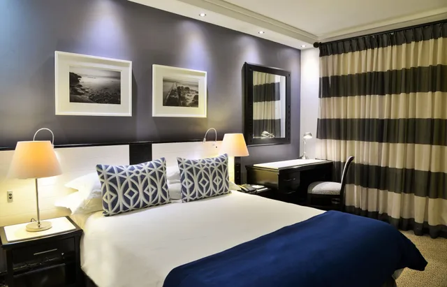 غرفة قياسية بسرير مزدوج، The Commodore Hotel 3/10