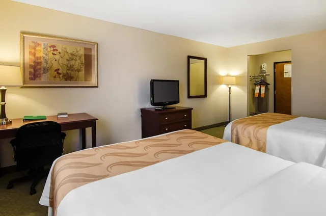 غرفة قياسية بسريرين كوين، Quality Inn Summersville 3/5
