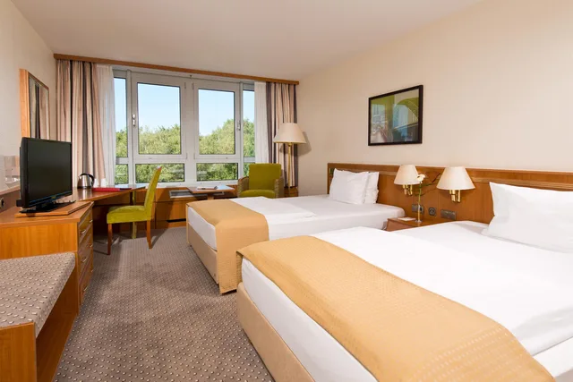 غرفة قياسية بسرير مزدوج أو سريرين منفصلين، LEONARDO HOTEL KOLN BONN AIRPORT 1/2
