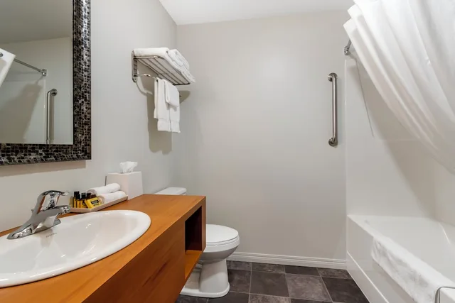 غرفة قياسية بسرير كينج، Villa Inn and Suites, SureStay Collection By Best Western 6/6