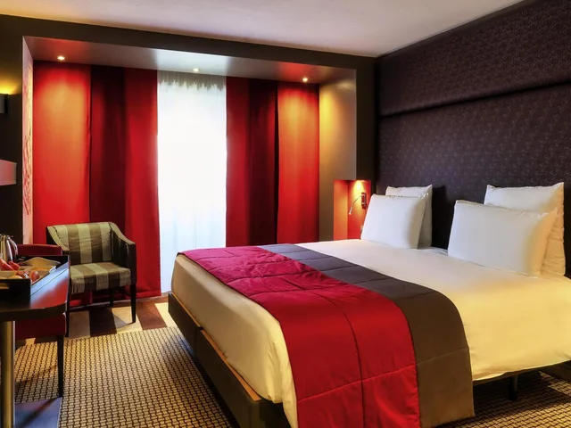 Privilege, King Bed, Eiffel Tower or Sacre Coeur View، Hotel Mercure Paris Montmartre Sacre-Coeur 3/5