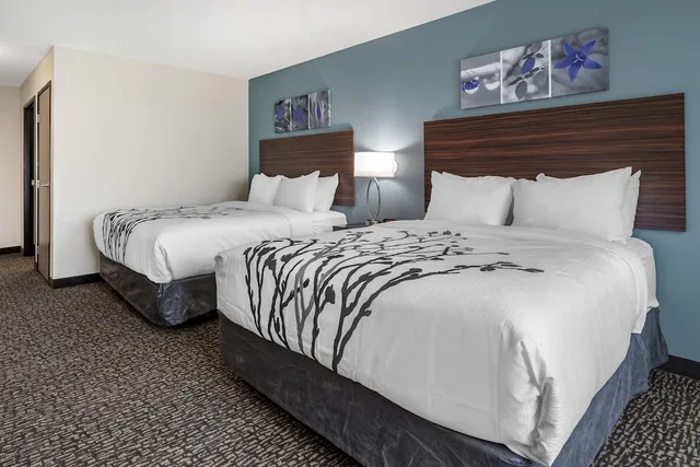 غرفة قياسية بسريرين كوين، Sleep Inn & Suites Milwaukee/Franklin, WI 1/2
