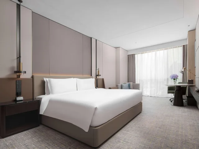 غرفة ديلوكس بسرير كينج، Grand Mercure Wuhan International Expo Center 1/2