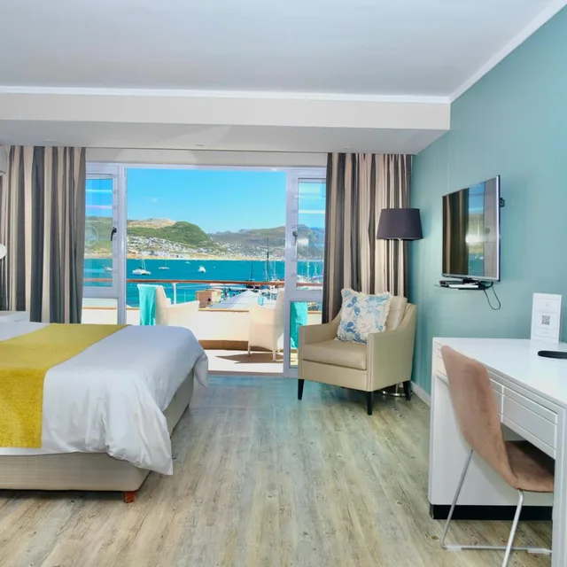 غرفة ديلوكس بسرير مزدوج أو سريرين منفصلين بشرفة، Simon's Town Quayside Hotel 4/10