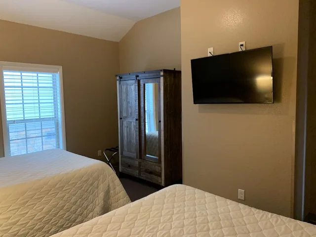 كوخ بسريرين كوين، Carr s Northside Cottages 2/5