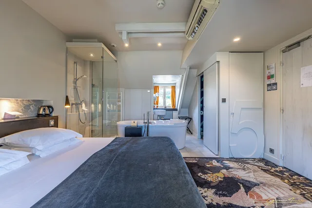 غرفة رومانسية بسرير كينج، Restaurant Hotel Didier Méril 4/10