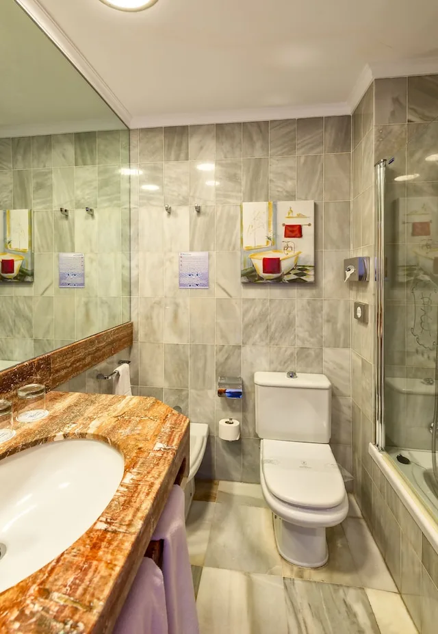 غرفة بسرير مزدوج بإطلالة على البحر بشرفة، BALCON DE EUROPA HOTEL 5/6