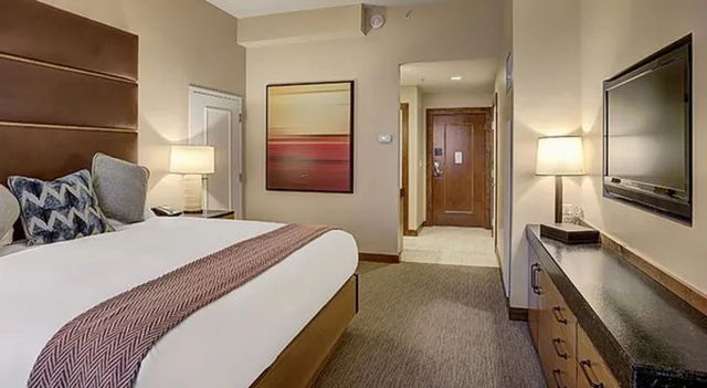 Room, King Bed, Osprey At Beaver Creek Rock Resort 4/9