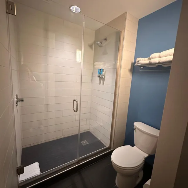 1 Bedroom, Aloft, Suite, King Bed, ALOFT NEWPORT ON THE LEVEE 1/4