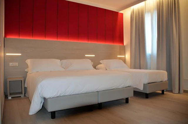 غرفة ثلاثية، Hotel San Marco 9/10