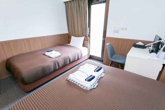 غرفة قياسية ثلاثية بسرير مزدوج وسرير فردي، Oak Hotel Edo - Hostel 1/3