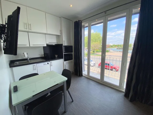 Studio, Apartment, Queen Bed, Best Western Le Cheval Blanc 4/10