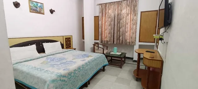 Standard, King Bed, TAJ PLAZA HOTEL 1/10