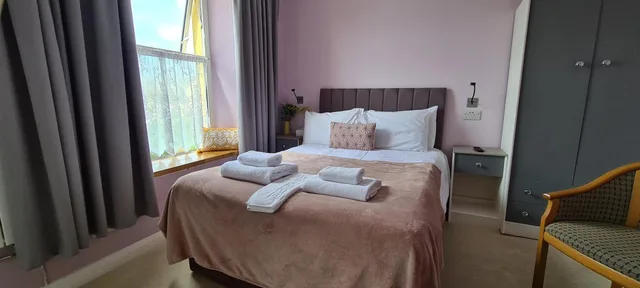 غرفة بسرير مزدوج بحوض استحمام، The Torland Hotel 8/10