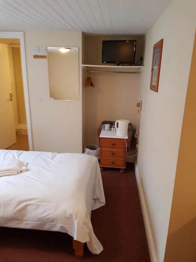 Room, Twin Beds, The Black Boy 2/4