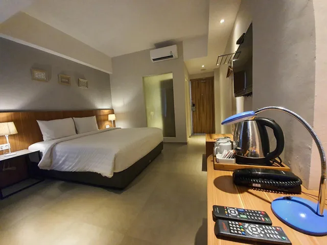 غرفة ديلوكس بسرير مزدوج، Hart Hotel Premium Rapatmaja 2/2