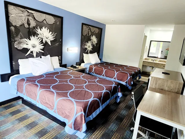غرفة بسريرين كوين للمدخنين، Super 8 By Wyndham Shreveport 1/4
