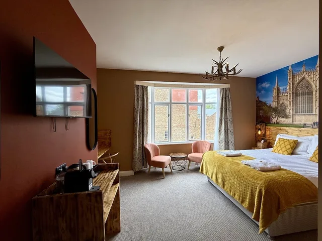 غرفة سوبيريور بسرير كينج بإطلالة على المدينة، The Crescent Guest House 2/4